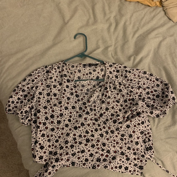 Zara Floral Wrap Top - Picture 4 of 4